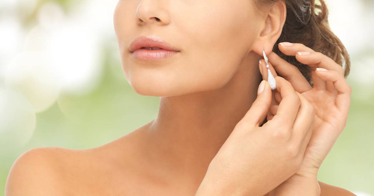 Why Do My Ears Itch When I Wear Earrings Outfit Galore