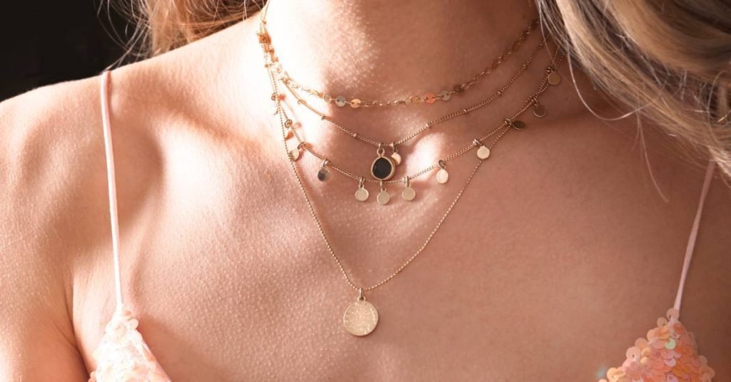 Layered necklaces - The Best Necklaces For Women With Short Hair