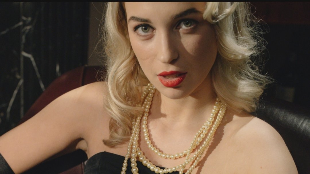 What Necklace To Wear With Strapless Dress Outfit Galore