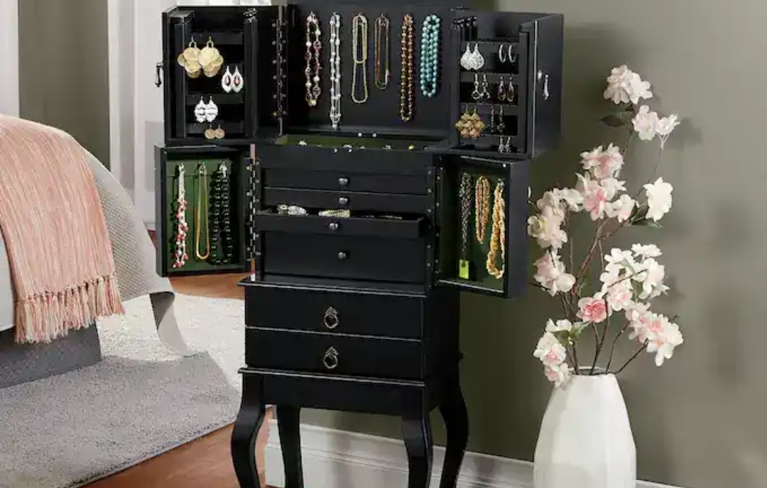 10 Necklace Storage Ideas To Keep Your Jewelry Safe And Organized ...