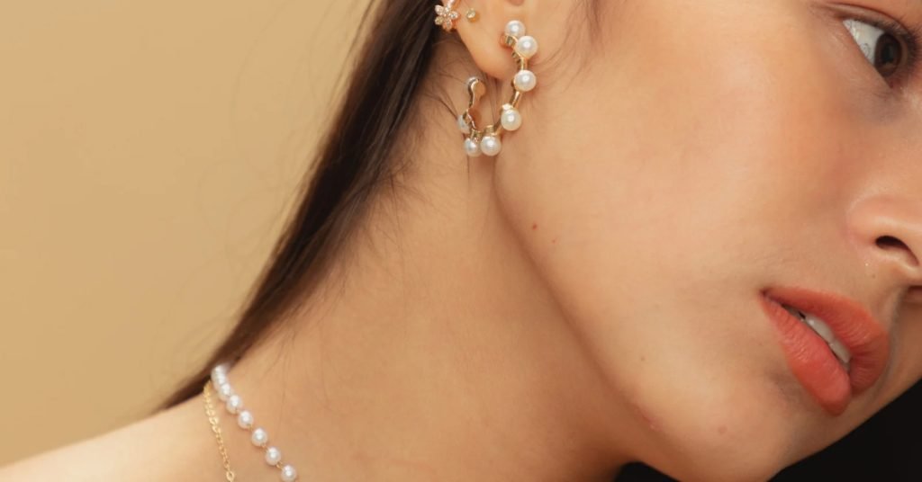 Pearl earrings - 10 Stunning Earrings That Will Make You Shine