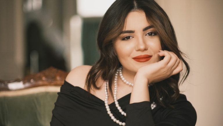 what-necklace-to-wear-with-one-shoulder-dress-outfit-galore