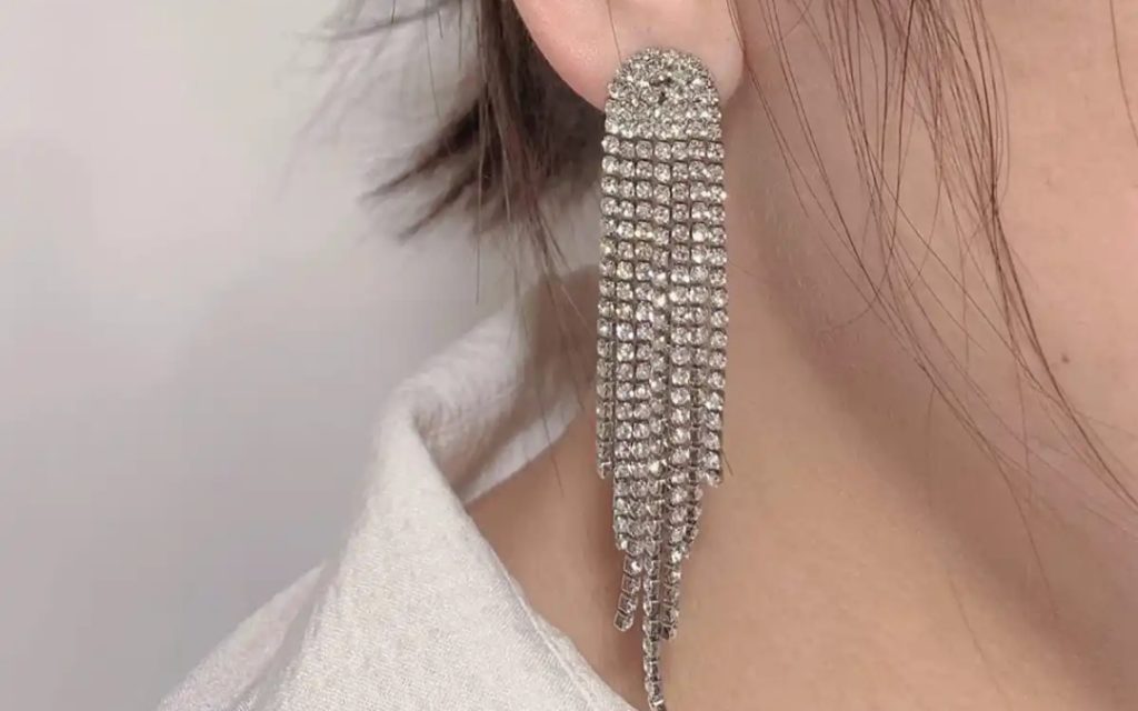 Silver chandelier earrings - 10 Affordable Earrings That Look Expensive