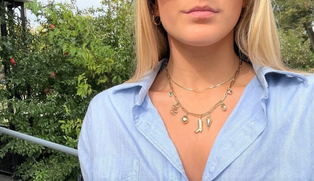 charm necklace - 10 Minimalist Necklaces For Effortless Style