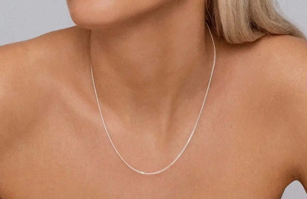 Thin Chain Necklace - 10 Minimalist Necklaces For Effortless Style