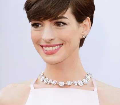 collar necklaces - The Best Necklaces For Women With Short Hair