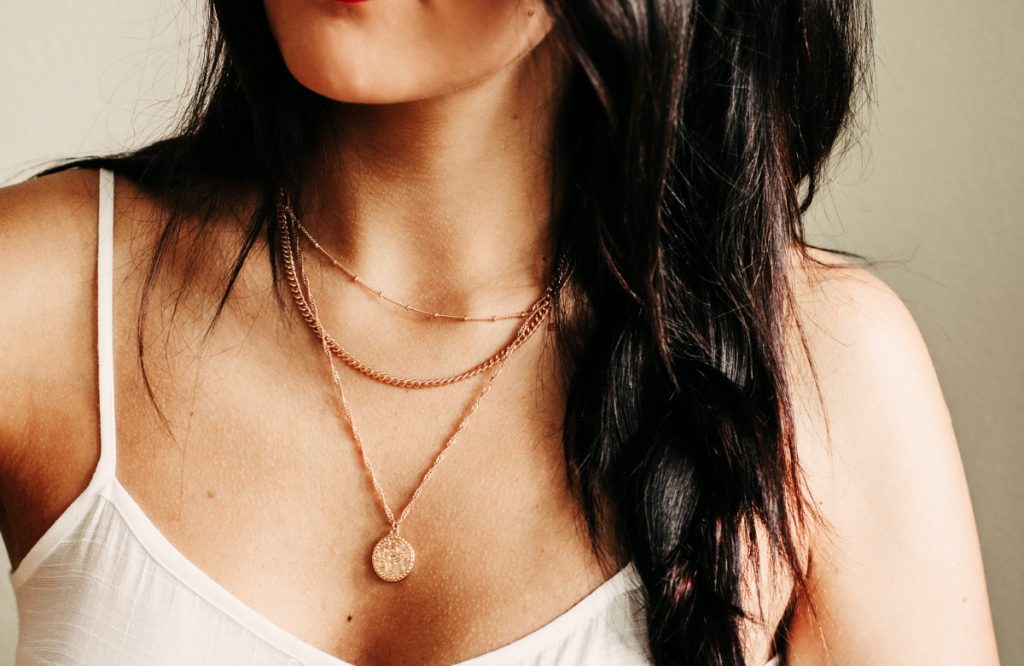 lariat necklaces - The Best Necklaces For Women To Wear With Collared Shirts