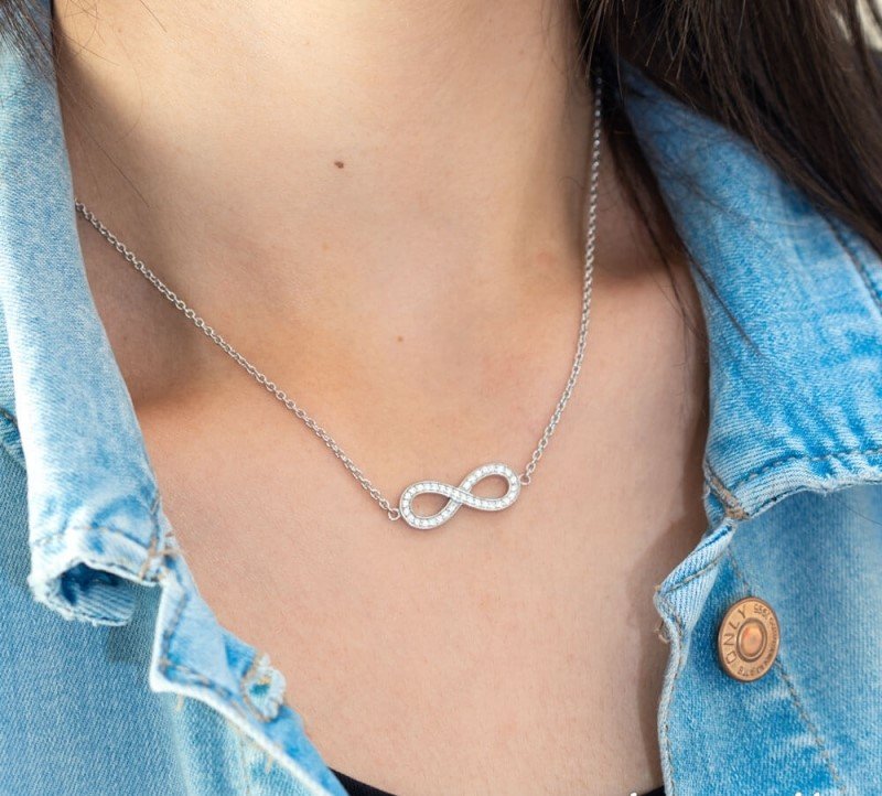 Infinity Necklaces - 10 Necklace Hacks You Wish You Knew Sooner