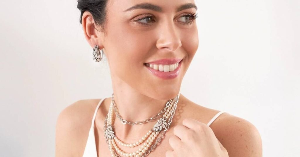 Pearl Necklaces - 10 Necklace Hacks You Wish You Knew Sooner