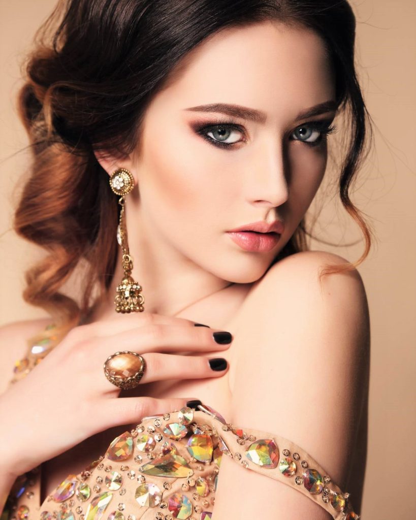 What Jewelry To Wear With Sequin Dress Outfit Galore