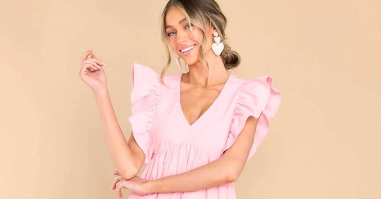 What Jewelry To Wear With A Blush Pink Dress